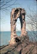 Stearns chimney remains, Bluff Road